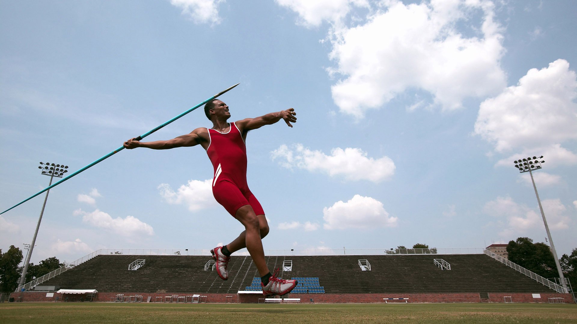 足球青训球员心理健康项目系统启动，足球运动员的心理训练