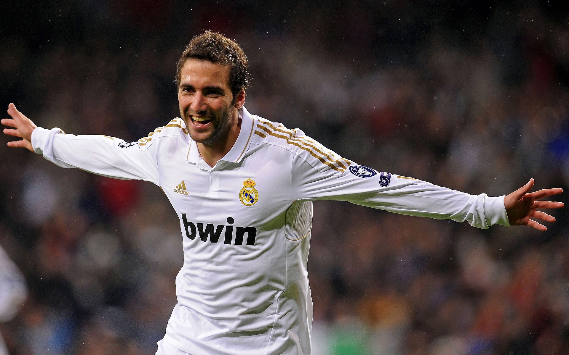 历史性瞬间：突破纪录的神奇表现一览，历史性重大突破