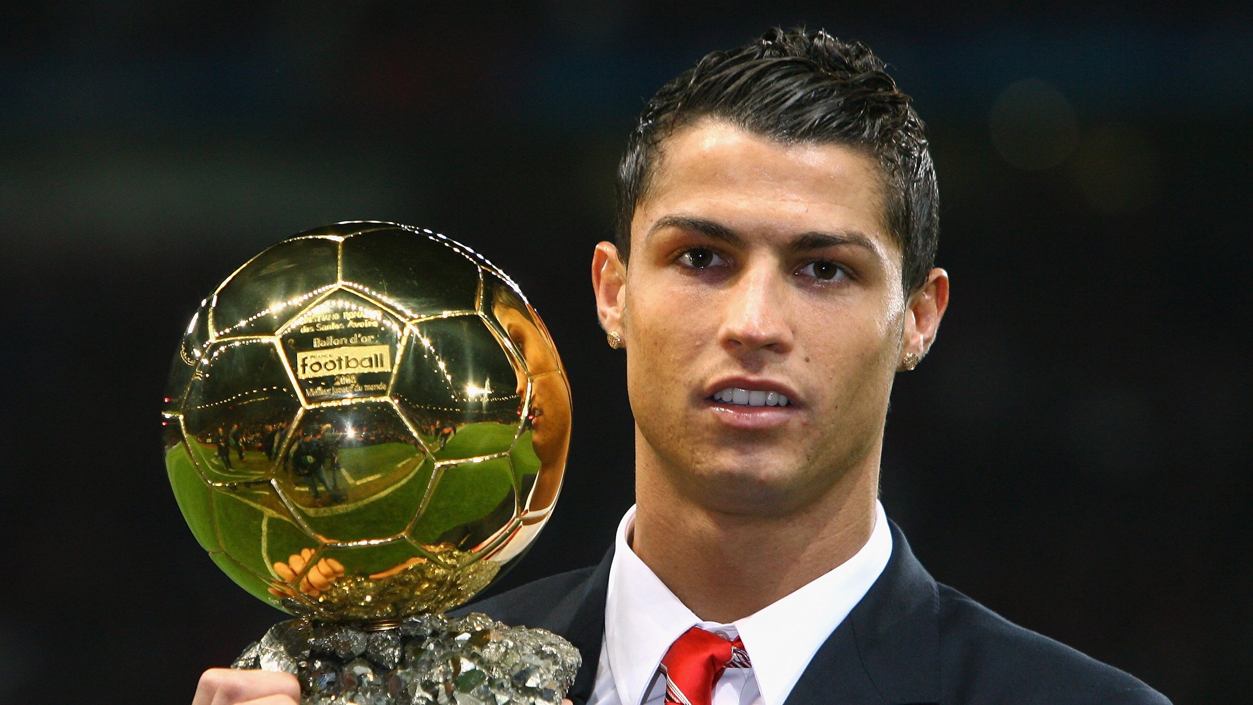 城市夜空灯光飞盘，光影中的极速瞬间，夜空灯光图